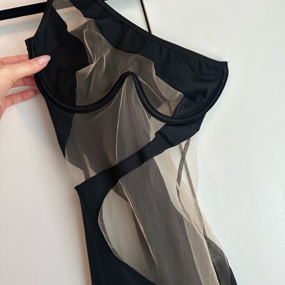 GOD SAVE QUEENS - Carmen Dress - Picture 6 of 6